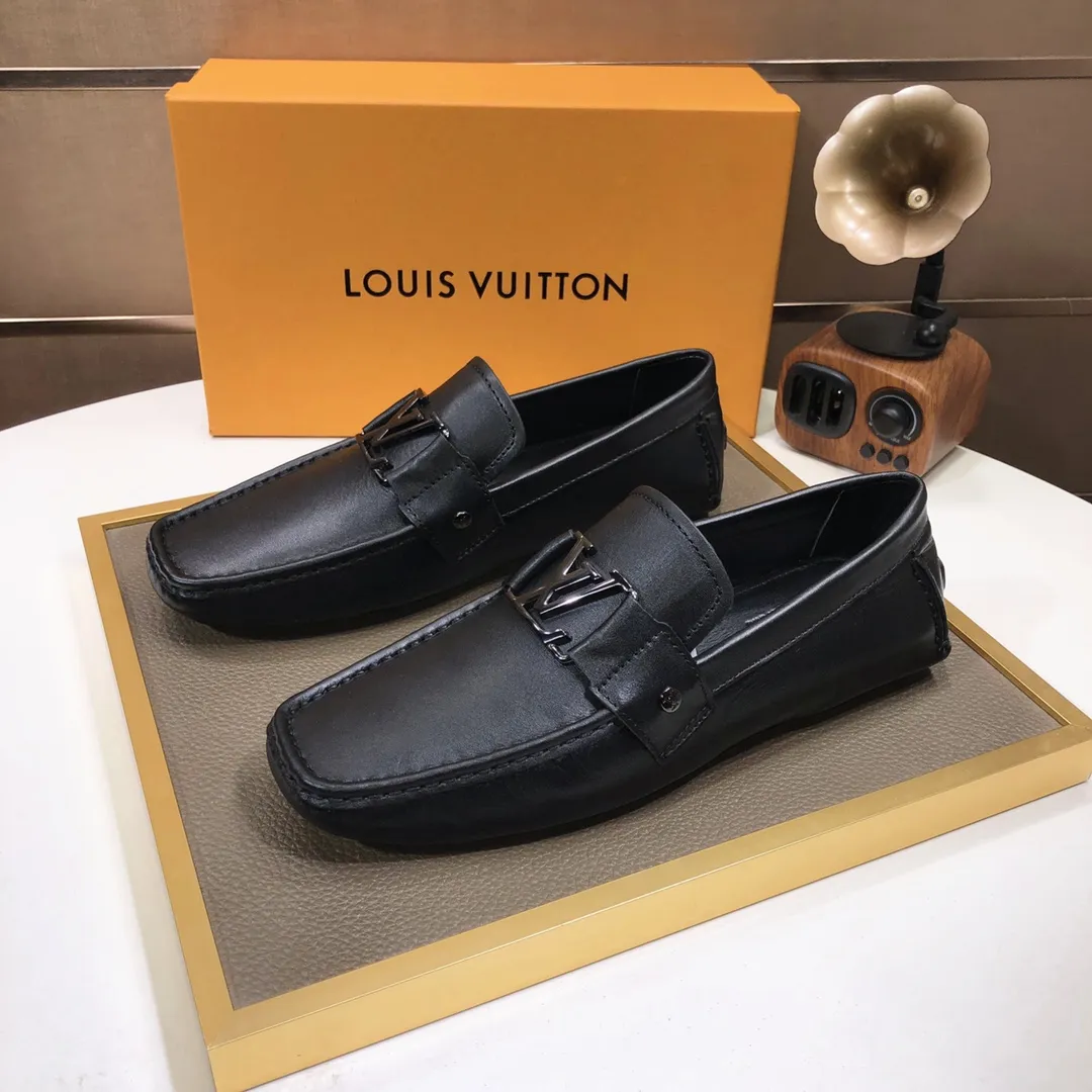 Men's men's shoes 💰420💰 [LV Doudou shoes] (water-dyed cowhide lining) new model is on the market, available on the official website. The new Doudou shoes are processed into single-color materials, and the uppers are made of imported cowhide material. The body of the shoe is fully hemmed with mark thread, and is lined with imported original cowhide leather. The elegant shoe shape is super suitable for all-matching, and the size is 38-44.
